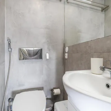 Guestready - Minimalist Studio In Downtown Apartment
